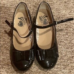 Children’s Place girls dress shoes sm heel size 13